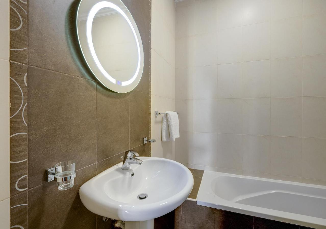 Modern 3 Bedroom Apartment In Central Слима Экстерьер фото